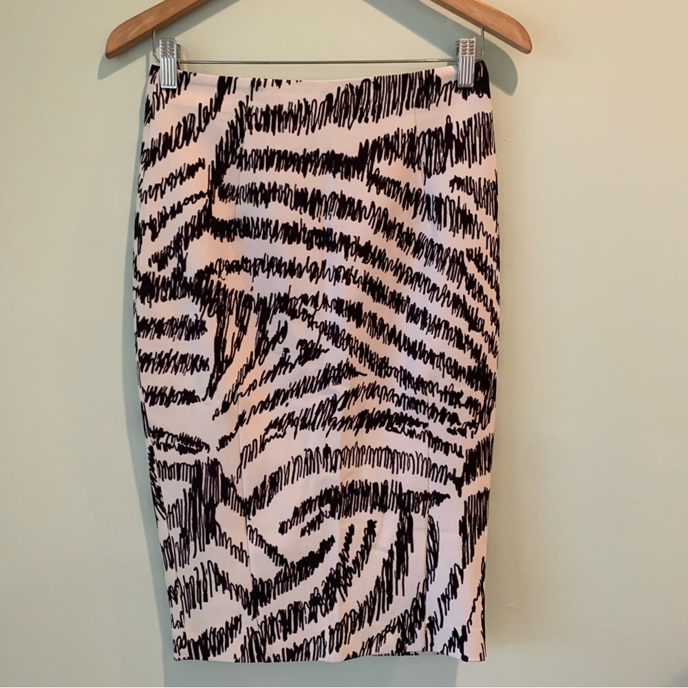 🏷️ H&M Black White Stretch Scribble Pencil Skirt 6